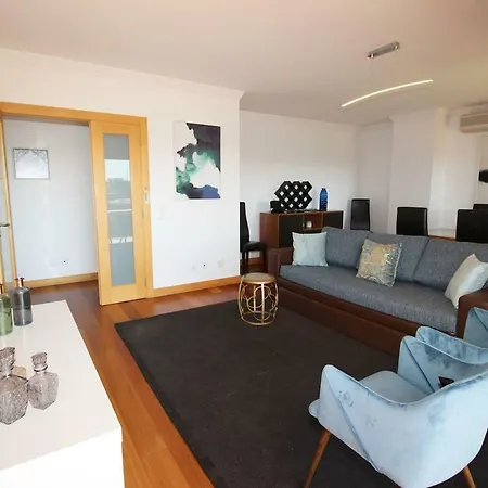 Center Penthouse Sea View *