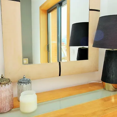 Center Penthouse Sea View Apartment *